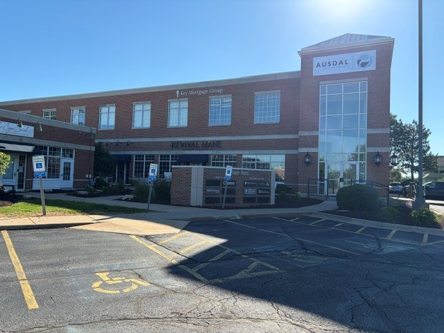 Photo 1 of 4 — 5171-5175 Utica Ridge Road 1, Davenport, IA 52807