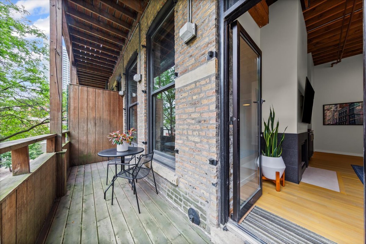 420 W Grand Avenue 2E