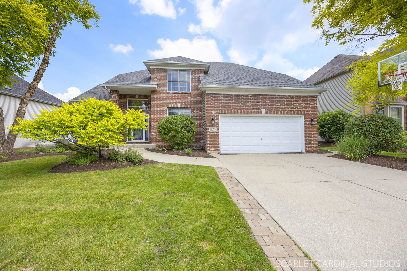 805 W Thornwood Drive