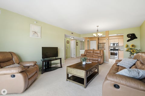 Tiny photo for 7061 W Touhy Avenue #710, Niles, IL 60714 (MLS # 12792488)