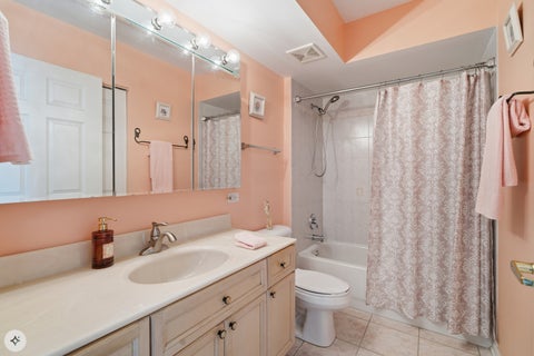 Tiny photo for 7061 W Touhy Avenue #710, Niles, IL 60714 (MLS # 12792488)
