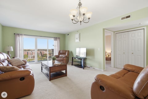 Tiny photo for 7061 W Touhy Avenue #710, Niles, IL 60714 (MLS # 12792488)
