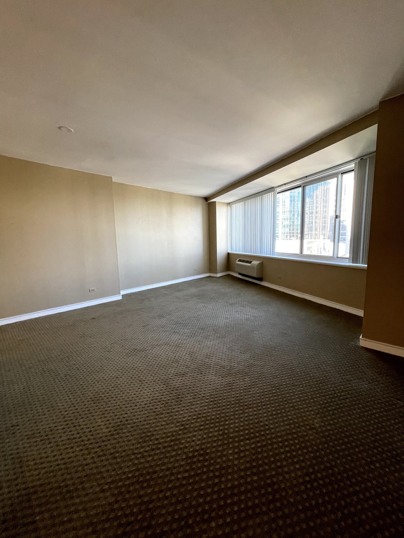 211 E Ohio Street 2802