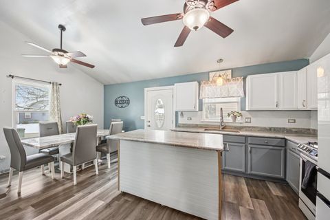 Tiny photo for 410 W Riverside Drive, Lakemoor, IL 60051 (MLS # 12597775)