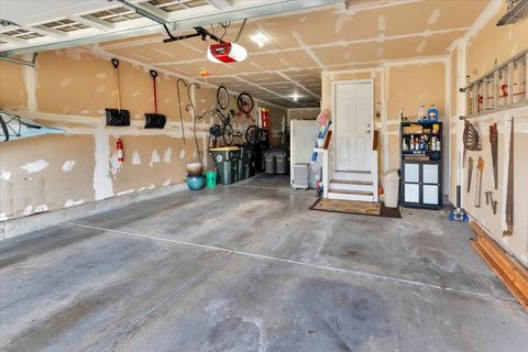 Tiny photo for 415 Mallard Point Drive, North Aurora, IL 60542 (MLS # 12611047)