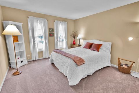 Tiny photo for 415 Mallard Point Drive, North Aurora, IL 60542 (MLS # 12611047)