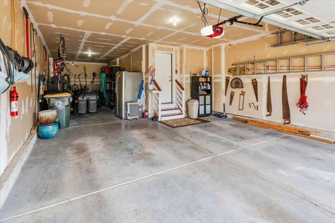 Tiny photo for 415 Mallard Point Drive, North Aurora, IL 60542 (MLS # 12611047)