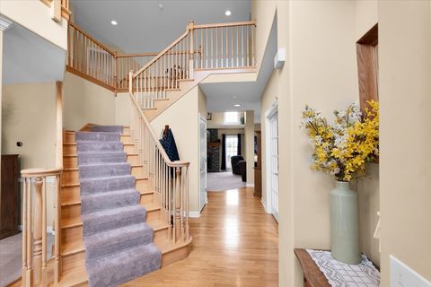 Tiny photo for 415 Mallard Point Drive, North Aurora, IL 60542 (MLS # 12611047)