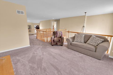 Tiny photo for 415 Mallard Point Drive, North Aurora, IL 60542 (MLS # 12611047)