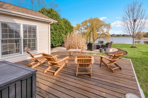 Tiny photo for 415 Mallard Point Drive, North Aurora, IL 60542 (MLS # 12611047)