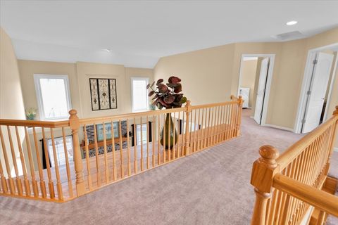 Tiny photo for 415 Mallard Point Drive, North Aurora, IL 60542 (MLS # 12611047)