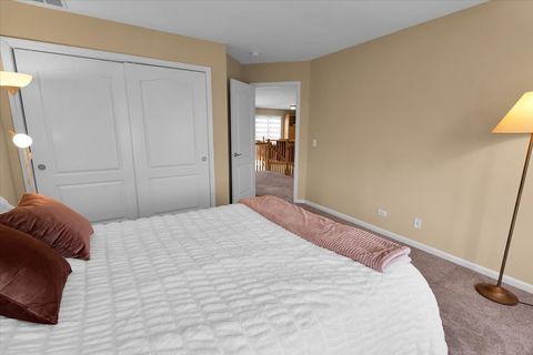 Tiny photo for 415 Mallard Point Drive, North Aurora, IL 60542 (MLS # 12611047)