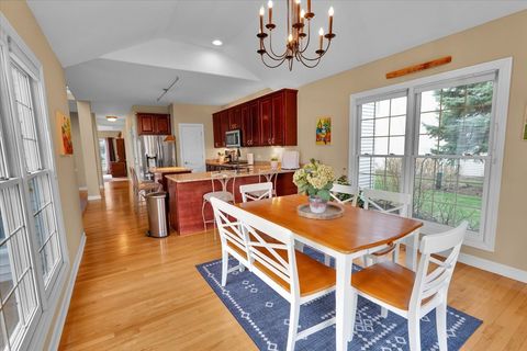 Tiny photo for 415 Mallard Point Drive, North Aurora, IL 60542 (MLS # 12611047)