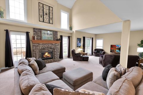 Tiny photo for 415 Mallard Point Drive, North Aurora, IL 60542 (MLS # 12611047)