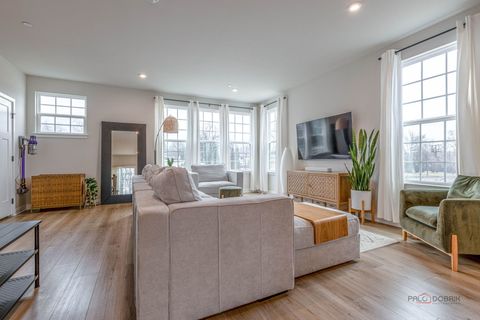 Tiny photo for 167 Canterbury Way, Lake Zurich, IL 60047 (MLS # 12589393)