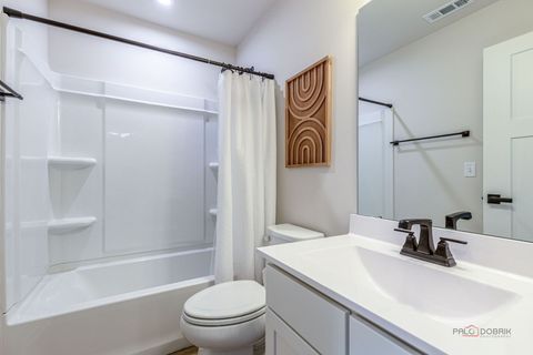 Tiny photo for 167 Canterbury Way, Lake Zurich, IL 60047 (MLS # 12589393)