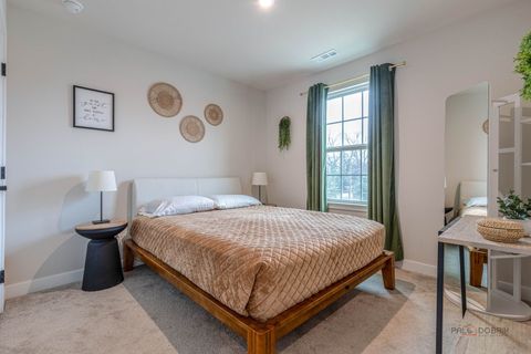 Tiny photo for 167 Canterbury Way, Lake Zurich, IL 60047 (MLS # 12589393)