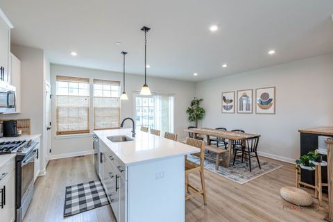 Tiny photo for 167 Canterbury Way, Lake Zurich, IL 60047 (MLS # 12589393)