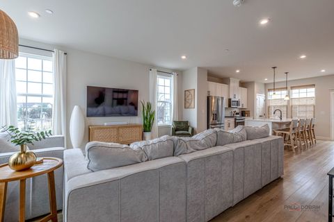 Tiny photo for 167 Canterbury Way, Lake Zurich, IL 60047 (MLS # 12589393)