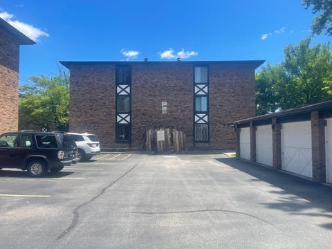 Tiny photo for 13622 Royal Court #824, Crestwood, IL 60418 (MLS # 12684863)