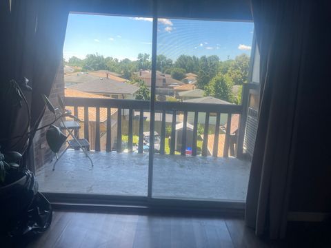 Tiny photo for 13622 Royal Court #824, Crestwood, IL 60418 (MLS # 12684863)