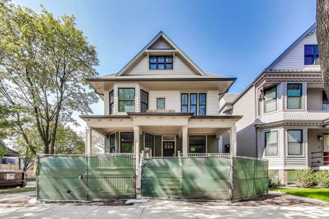 3902 N Hamilton Avenue Chicago IL 60618