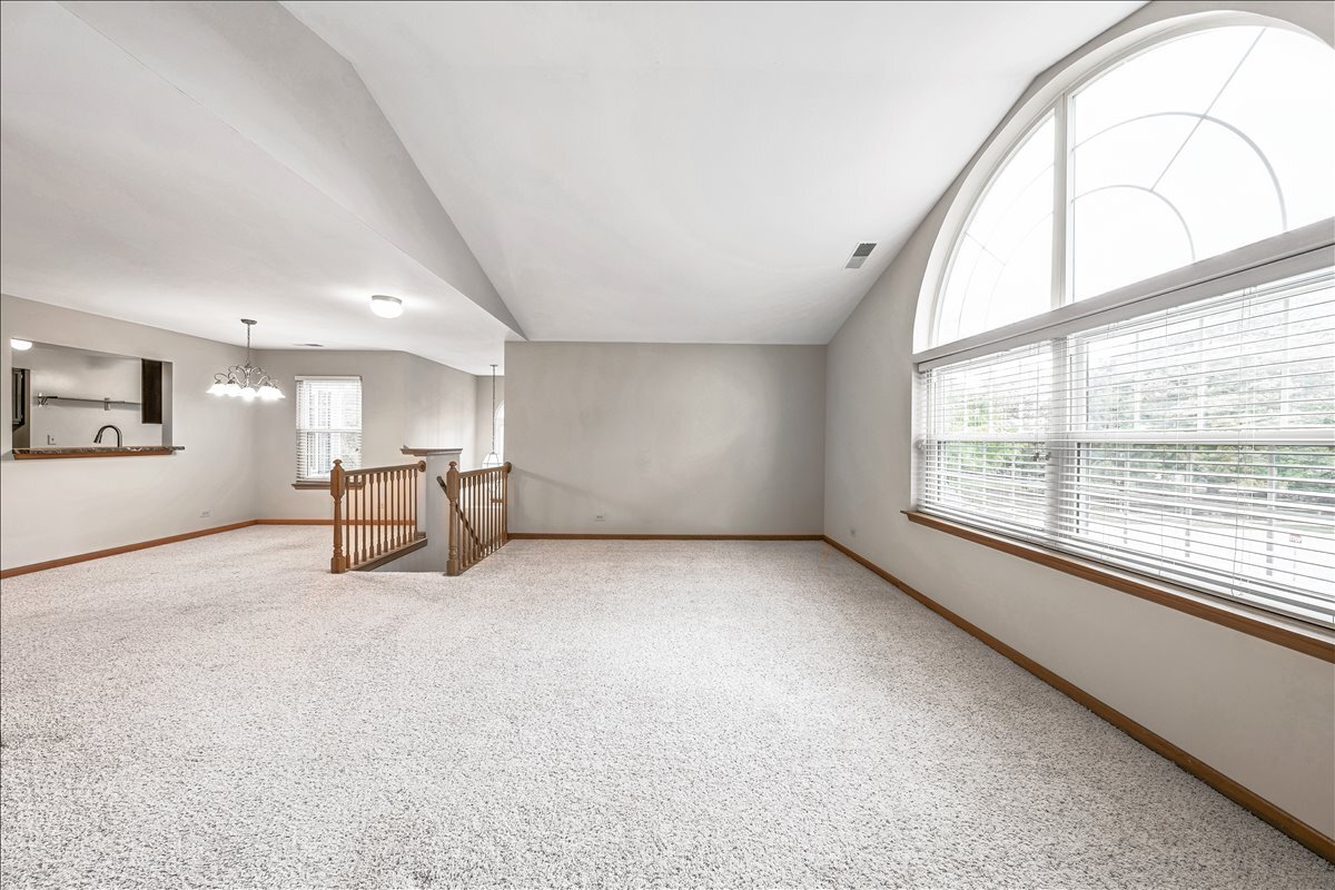 Streamwood, Illinois 60107, United States, 3 Bedrooms Bedrooms, ,2 BathroomsBathrooms,Residential,Active,216600