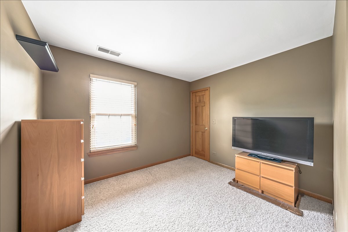 Streamwood, Illinois 60107, United States, 3 Bedrooms Bedrooms, ,2 BathroomsBathrooms,Residential,Active,216600