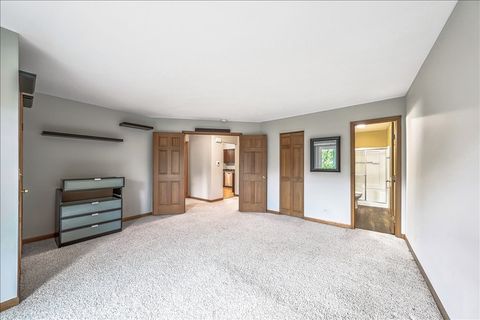 Tiny photo for 3 Taylor Court #B, Streamwood, IL 60107 (MLS # 12456246)