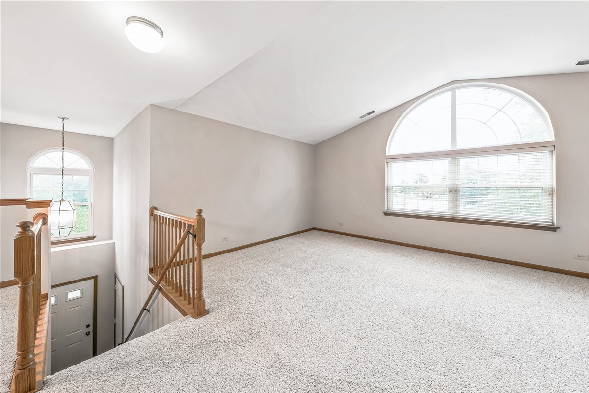 Streamwood, Illinois 60107, United States, 3 Bedrooms Bedrooms, ,2 BathroomsBathrooms,Residential,Active,216600