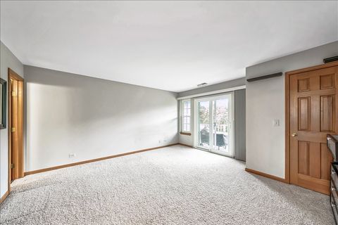 Tiny photo for 3 Taylor Court #B, Streamwood, IL 60107 (MLS # 12456246)