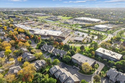 Tiny photo for 200 Red Top Drive #304, Libertyville, IL 60048 (MLS # 12772552)