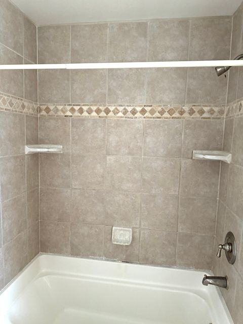 Tiny photo for 327 WILDBERRY Court #D2, Schaumburg, IL 60193 (MLS # 12474607)