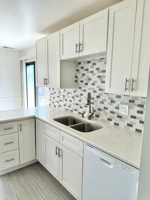 Tiny photo for 327 WILDBERRY Court #D2, Schaumburg, IL 60193 (MLS # 12474607)