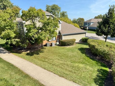 Tiny photo for 327 WILDBERRY Court #D2, Schaumburg, IL 60193 (MLS # 12474607)