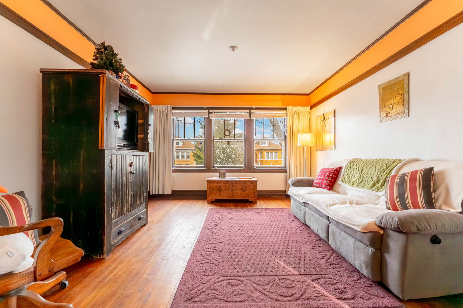 5815 W School Street