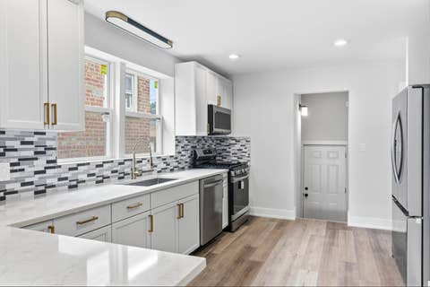 Tiny photo for 8820 S Ridgeland Avenue, Chicago, IL 60617 (MLS # 12727283)