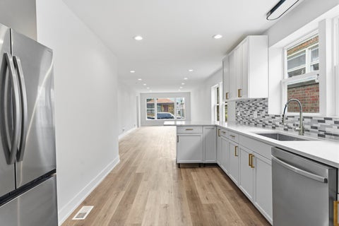 Tiny photo for 8820 S Ridgeland Avenue, Chicago, IL 60617 (MLS # 12727283)