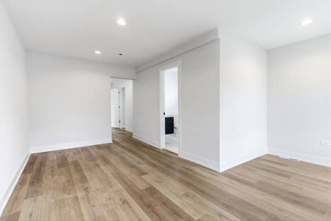 Tiny photo for 8820 S Ridgeland Avenue, Chicago, IL 60617 (MLS # 12727283)