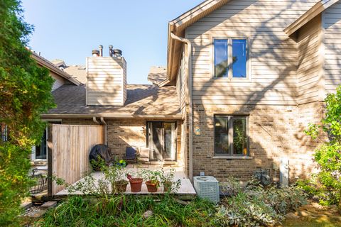 Tiny photo for 7914 S Garfield Avenue, Burr Ridge, IL 60527 (MLS # 12632233)