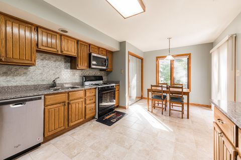 Tiny photo for 7914 S Garfield Avenue, Burr Ridge, IL 60527 (MLS # 12632233)