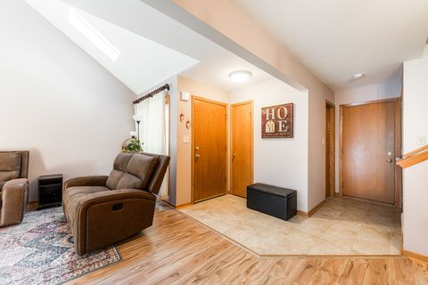 Tiny photo for 7914 S Garfield Avenue, Burr Ridge, IL 60527 (MLS # 12632233)
