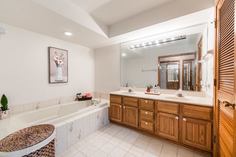 Tiny photo for 7914 S Garfield Avenue, Burr Ridge, IL 60527 (MLS # 12632233)