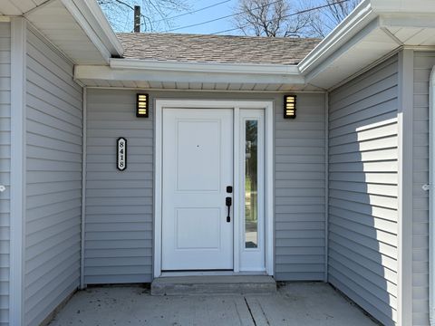 Tiny photo for 8418 MEADOWBROOK Drive, Burr Ridge, IL 60527 (MLS # 12633869)