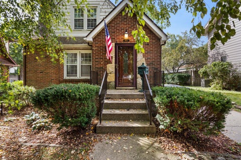 Tiny photo for 913 W Charles Street, Champaign, IL 61821 (MLS # 12761126)