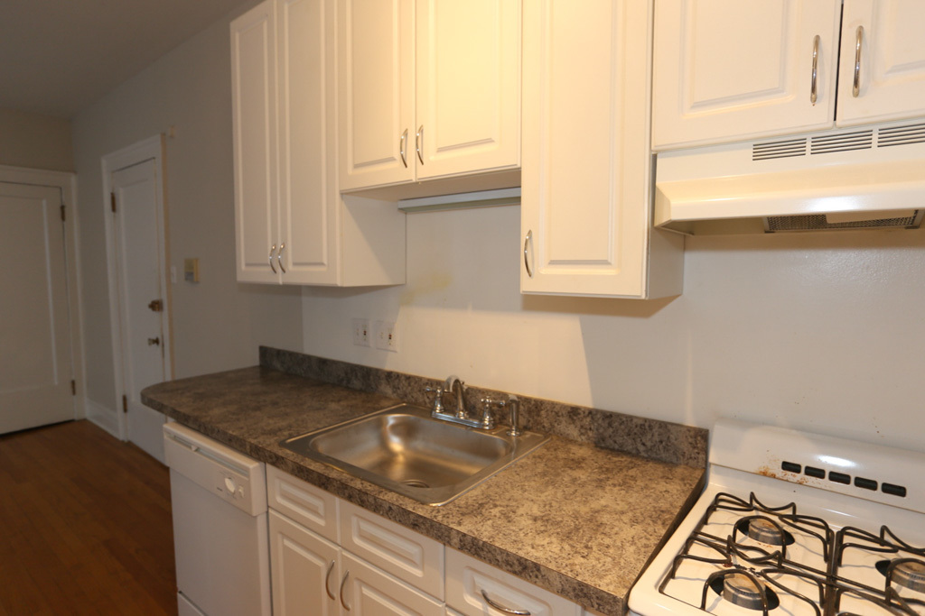 439 W Melrose Street 1B