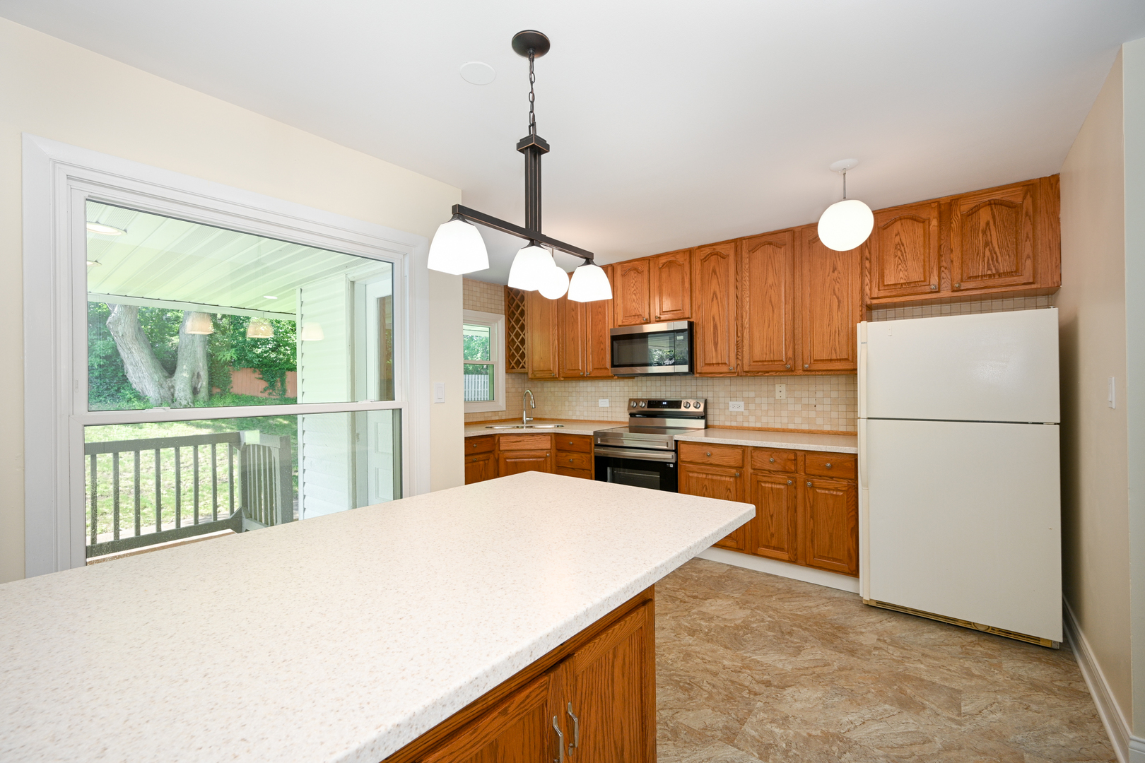 21W745 Glen Valley Drive