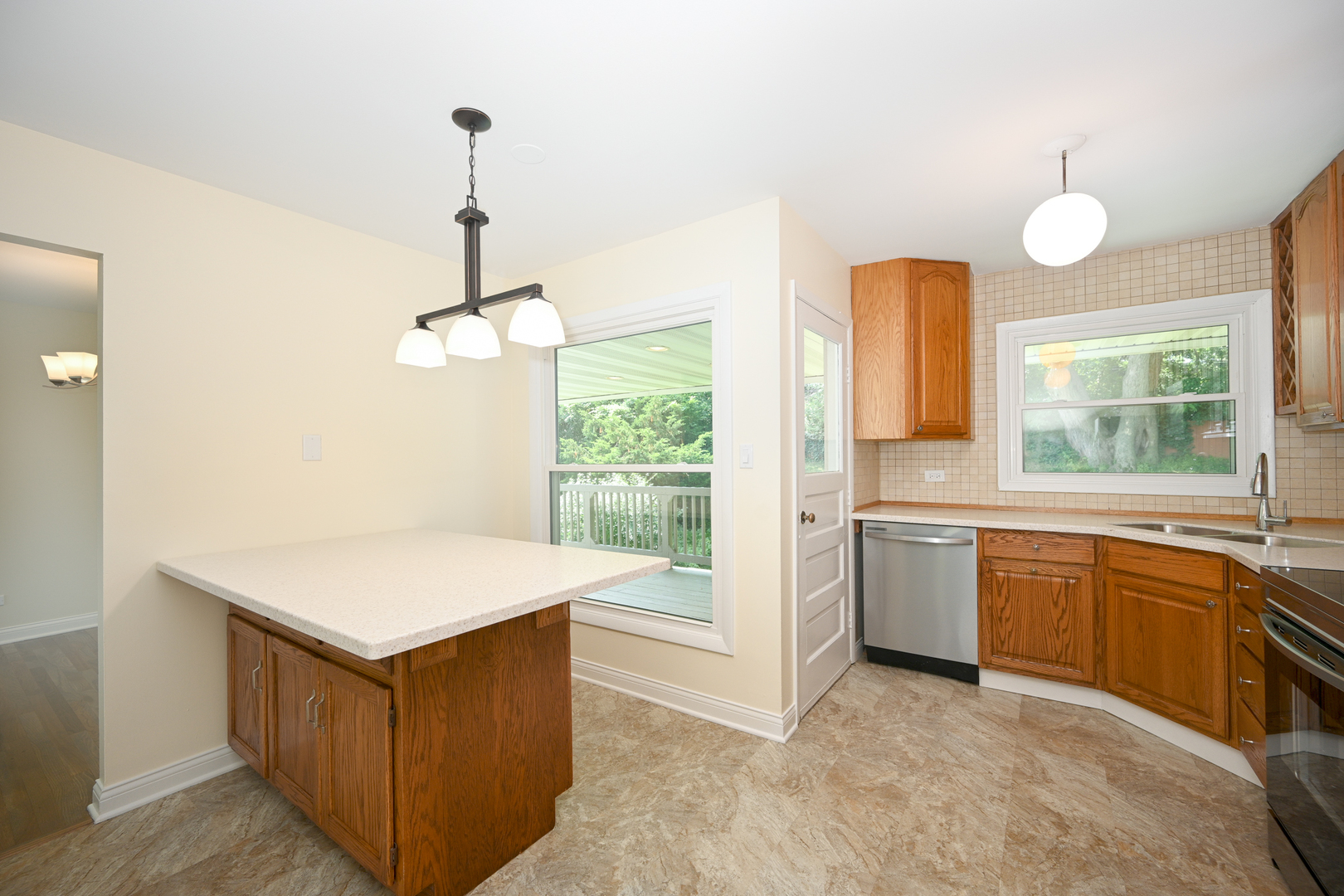 21W745 Glen Valley Drive
