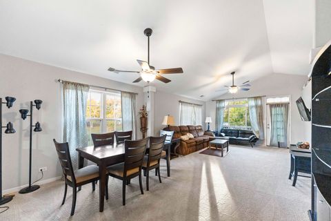 Tiny photo for 32802 Fowler Circle, Warrenville, IL 60555 (MLS # 12523199)