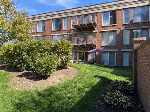 Tiny photo for 422 Kelburn Road #325, Deerfield, IL 60015 (MLS # 12734855)